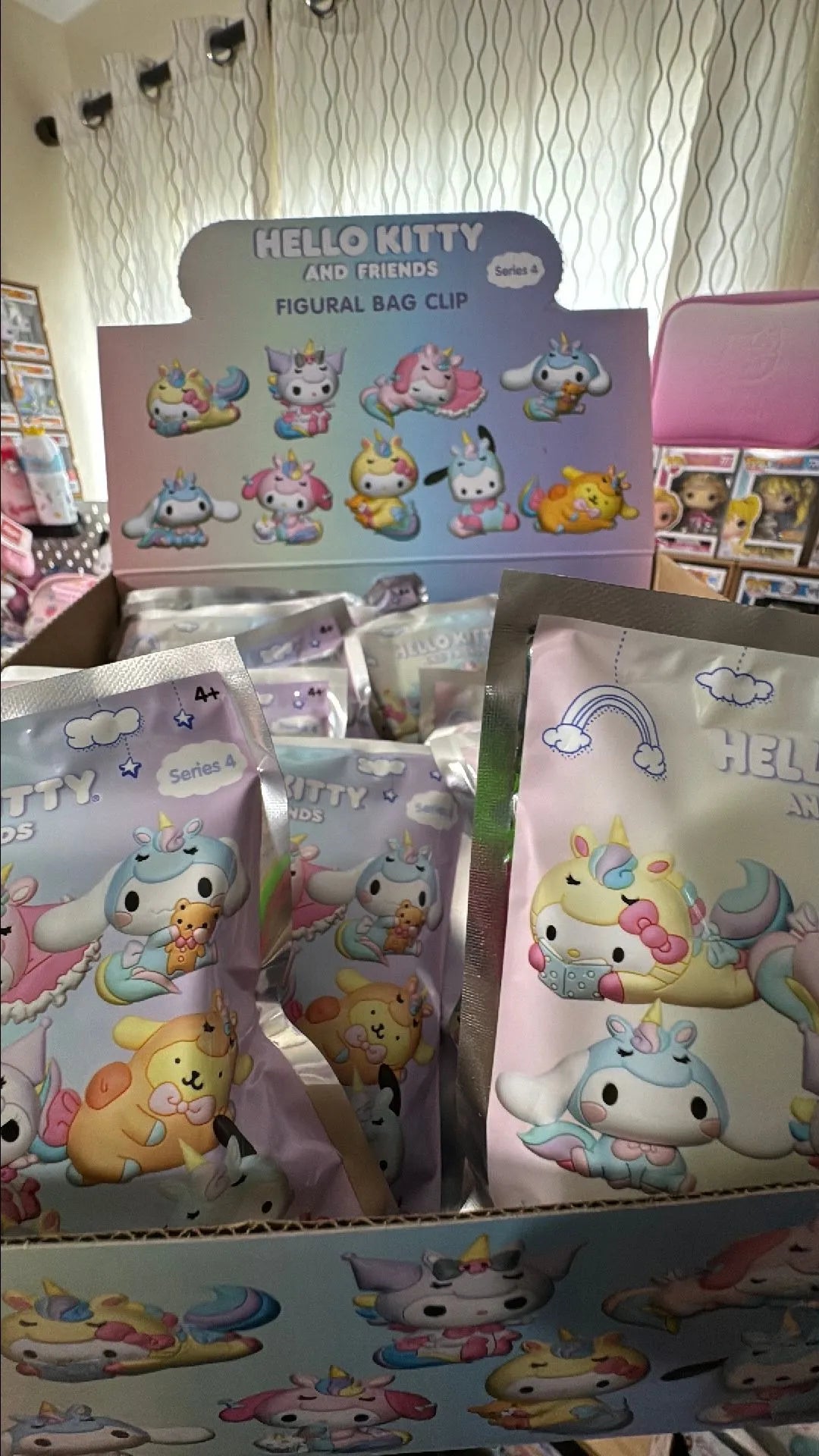 Hello Kitty and Friends Unicorn Figural Bag Clips ā Series 4 Blind Bag