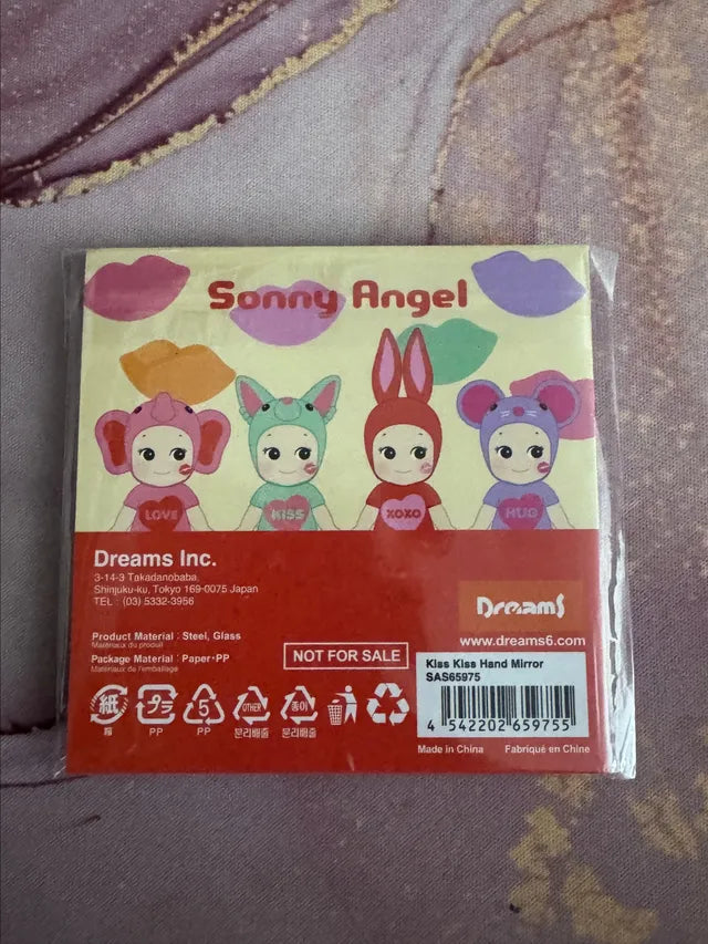 Sonny Angel Kiss Kiss Hand Mirror Badge