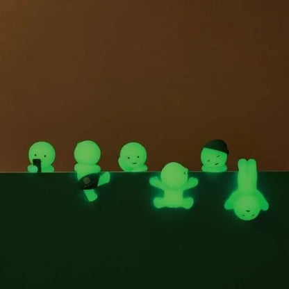 SMISKI a Phosphorescent Hippers Series Figure